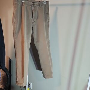⭐ Haggar Men's Khaki Chinos